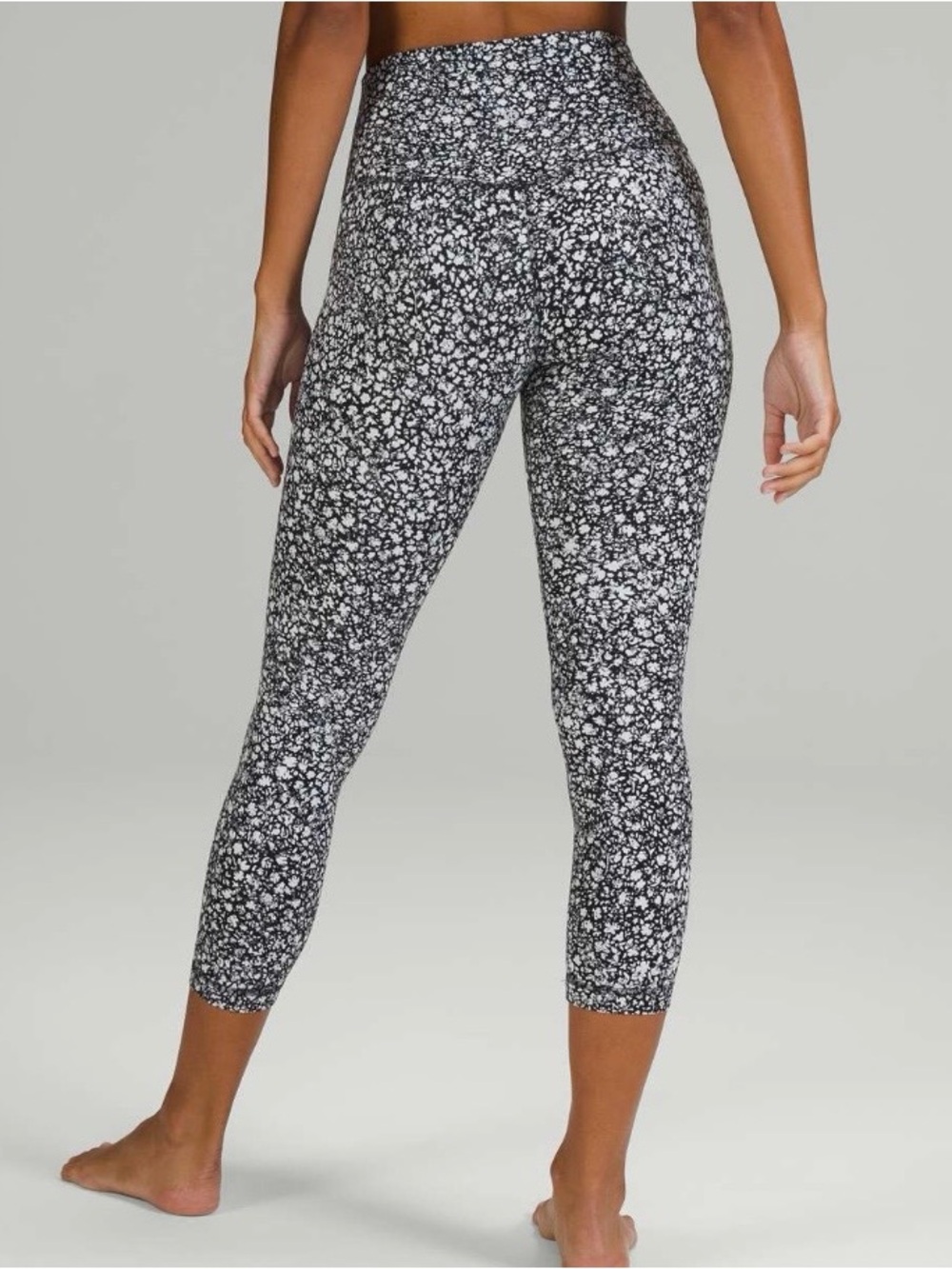 Lululemon Align High Rise Crop Leggings 23”, Venture Floral Alpine, Size 6